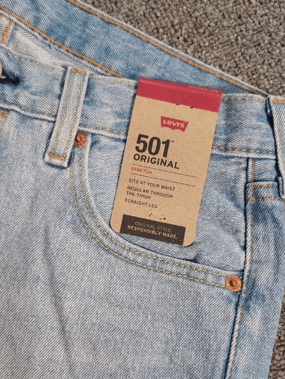 NWT Levi's 501 Original Fit Jeans, 32x32, Light Wash - Stretch Denim - Picture 2 of 10